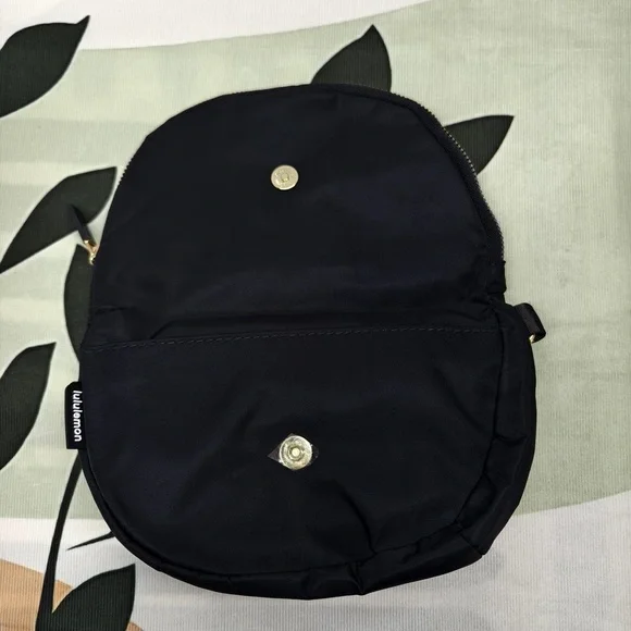 Lululemon All Night Festival Bag Micro 2L | Black Crossbody - Picture 3 of 3